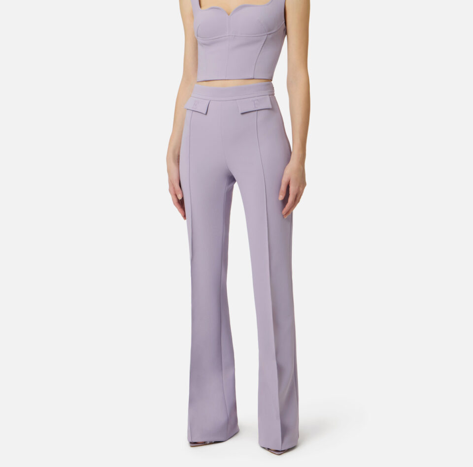 Pantaloni in doppio crêpe stretch con logo ricamato